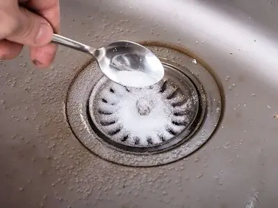 رفع بوی بد چاه فاضلاب با جوش شیرین و پودر لباسشویی