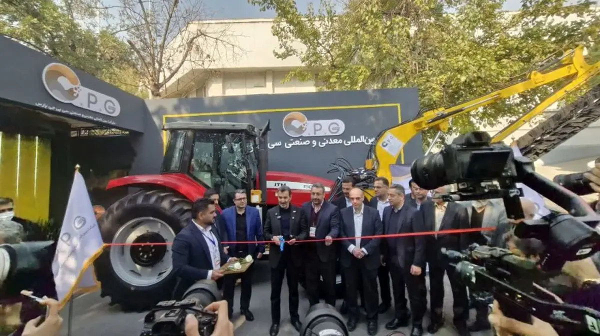 گام راهبردی چادرملو در صیانت و نگهداشت نیروگاه‌های خورشیدی با ساخت نخستین دستگاه سولارواشِ تماماً بومی در ایران 