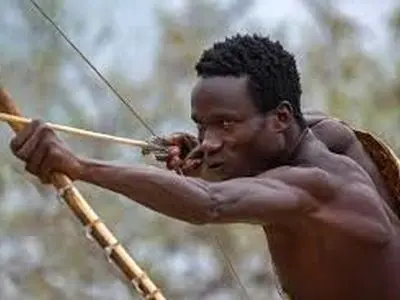 رویارویی با تیر و کمان میان دو قبیله در خیابان‌های ‎پاپوآگینه + فیلم