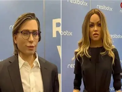 ۲ ساعت مکالمه ۲ ربات انسان‌نما بدون دخالت انسان