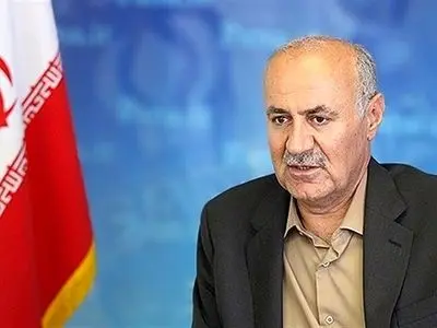 برخی بیمارستان‌های خصوصی مانع استفاده کادر درمانی از پوشش مخصوص برای مقابله با کرونا می‌شوند