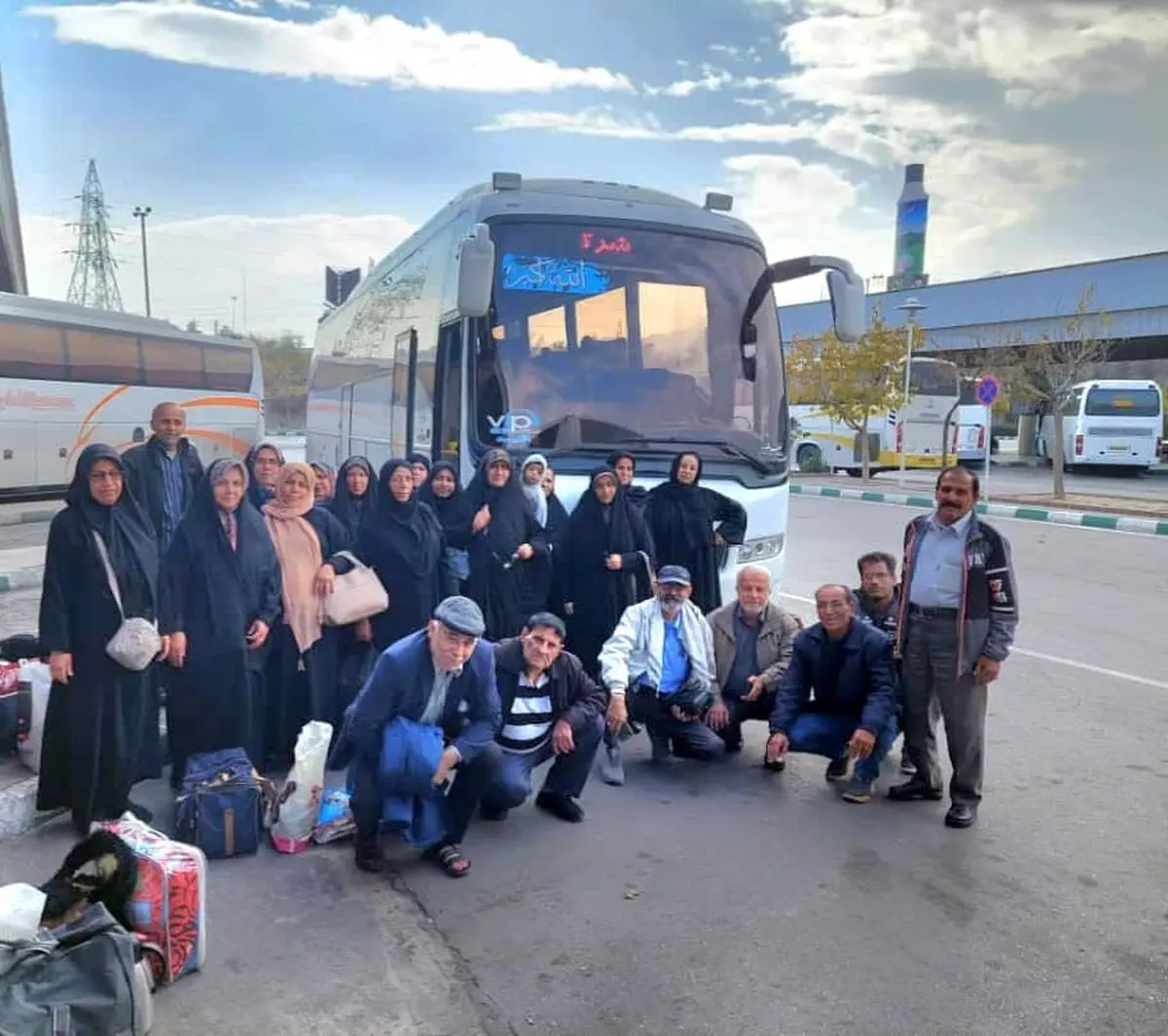 اعطای ١۵ میلیارد وام به ۵٠ کارگر بازنشسته لامرد و مهر/اعزام رایگان ١٠٠ بازنشسته عضو کانون بازنشستگان لامرد به مشهد مقدس 