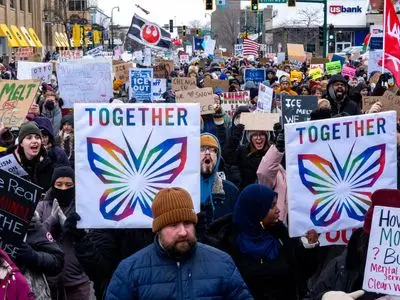 وقتی اتحادیه‌ها فراتر از دستمزد می‌اندیشند/ پاسخ دندان‌شکن طبقه کارگر به یورش‌های اداره مهاجرت