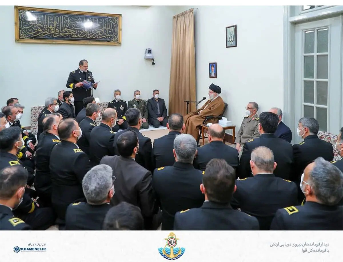قائد الثورة: القوات البحریة للجیش قادرة على تنفیذ السیاسات الاقتصادیة المعتمدة على البحر