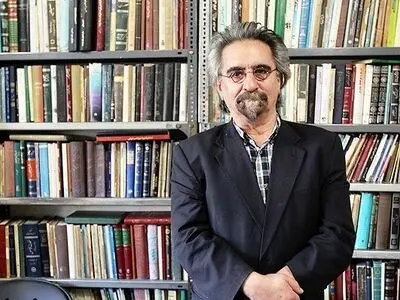 نمایش زندگینامه منوچهر صدوقی سها در برنامه تلویزیونی «حکایت دل»