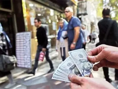 آیا تخصیص ۲۵۰هزار میلیارد تومان کالابرگ الکترونیکی جایگزین مناسبی است؟ / بازگشت به مدلِ اقتصاد دوران جنگ؛ راه‌حل صاحب‌نظران برای خروج دولت از بحران فقر