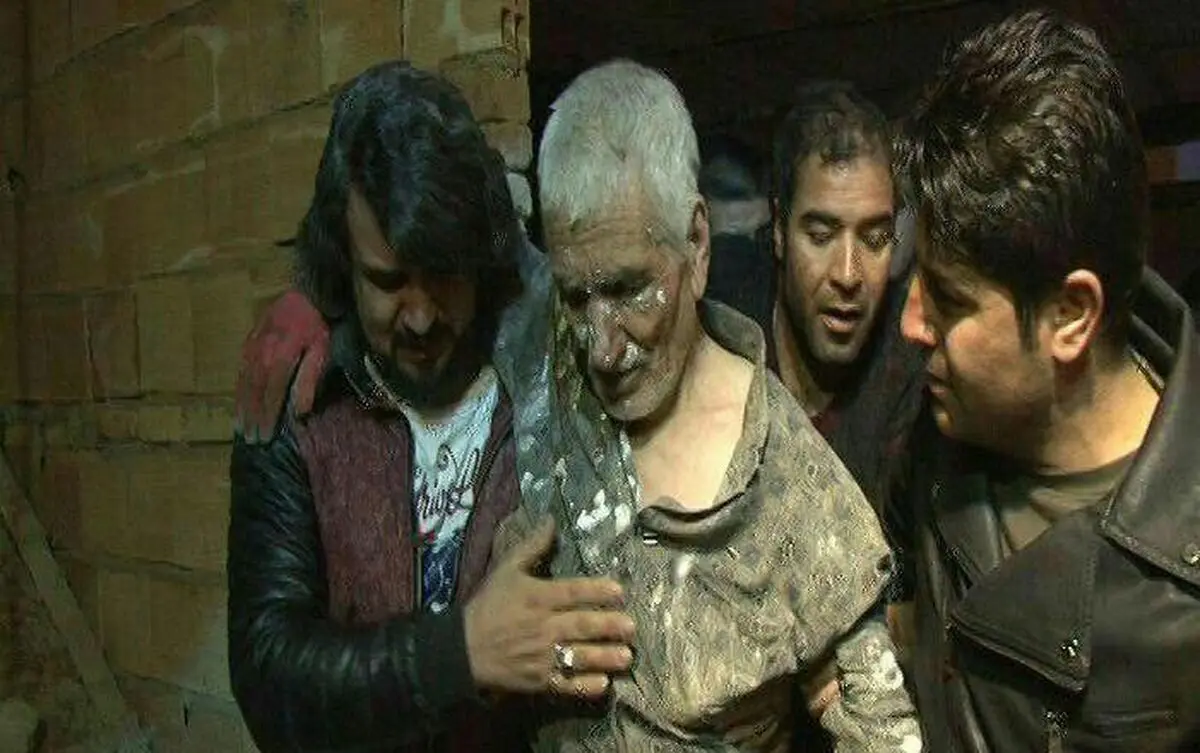 کارگر محبوس در حادثه ریزش چاه پاکدشت زنده خارج شد