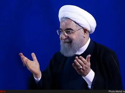 روحانی در نظرسنجی‌ها از محبوبیت بالاتری نسبت به سایر کاندیداها برخوردار است