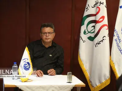 پذیرش سهم سرانه بیمه توسط صندوق اعتباری هنر، برای اولین بار توسط انجمن صنفی هنرمندان موسیقی مطرح شد/ تمایل داریم از دولت کمک بگیریم/ انجمن صنفی هنرمندان موسیقی ایران یکی از باسابقه‌ترین نهادهای صنفی حوزه موسیقی است 