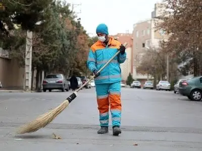 درخواست کارگران پیمانکاری شهرداری ملارد برای واریز معوقات/ زندگی‌مان سخت است