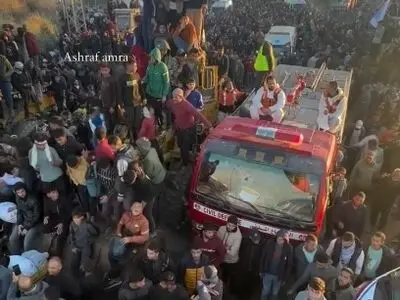 هزاران فلسطینی در انتظار بازگشت به خانه‌های خود در شمال غزه + فیلم