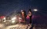 رهاسازی بیش از ۷۰ خودرو گرفتار برف و کولاک در نقده
