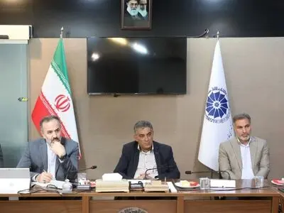  نیاز مبرم فارس به توسعه ریلی/ اداره کل لجستیک باهدف ایجاد دهکده و شهر لجستیک در فارس ایجاد می شود