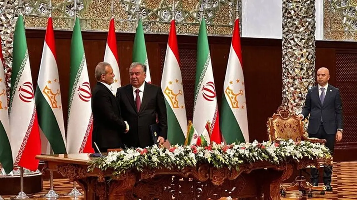 امضای بیانیه مشترک روسای جمهور ایران و تاجیکستان 
