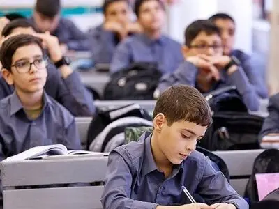 آموزش حضوری منوط به "اجازه ستاد ملی" و "اتمام ساماندهی نیروی انسانی و ثبت‌نام دانش‌آموزان تا ۱۰ شهریور" است