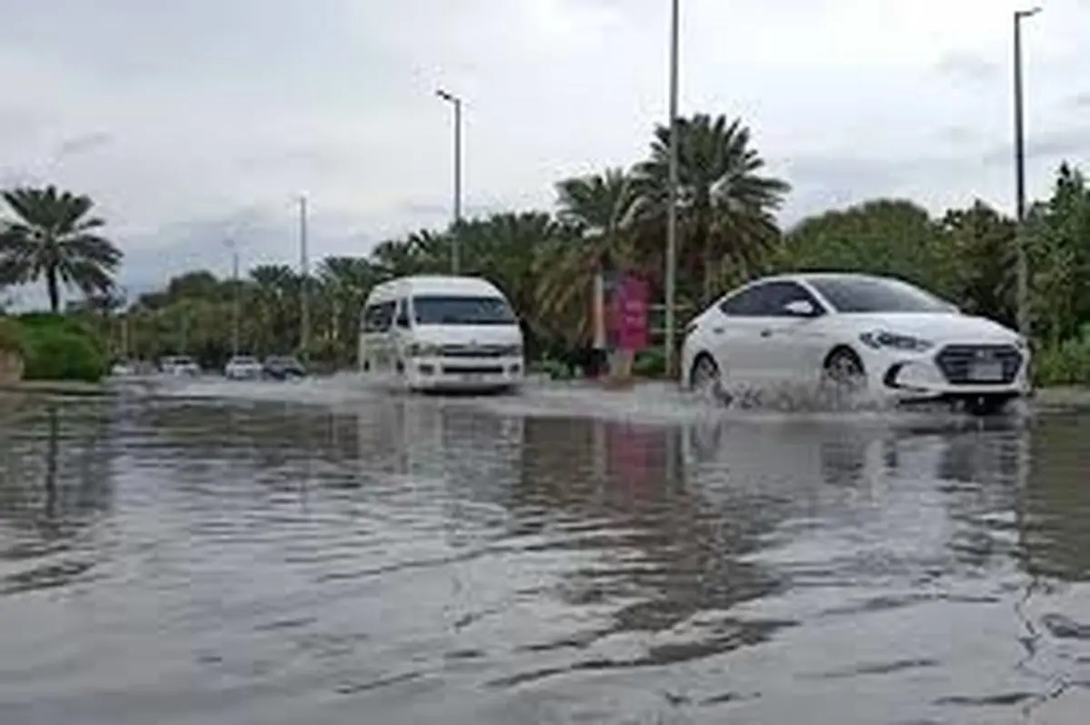 تلاش 24 ساعته بیش از 100 نفر برای مدیریت شهری کیش در طوفان و بارندگی