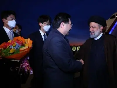 ورود رئیسی و هیئت عالی‌رتبه همراه به پکن