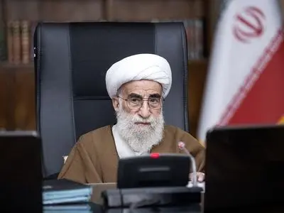 حل مشکلات معیشتی مردم، وظیفه مسئولان است