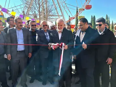 شهربازی بوستان نماز هم‌زمان با جهش پنجاه‌وهفتم شیراز به بهره‌برداری رسید