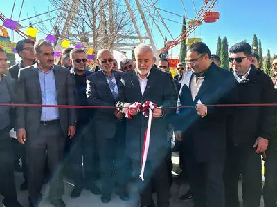 شهربازی بوستان نماز هم‌زمان با جهش پنجاه‌وهفتم شیراز به بهره‌برداری رسید