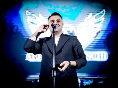 همخوانی با خواننده «بارون اومد و یادم داد» در میلاد