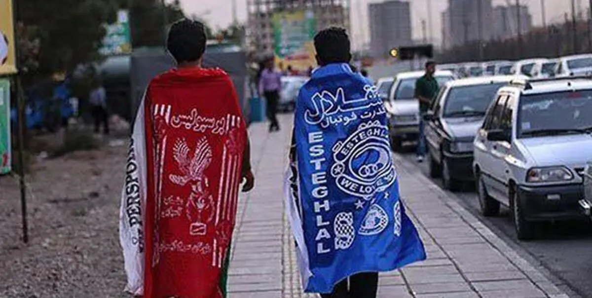 شلوغی صف‌های بلیط فروشی در آزادی 