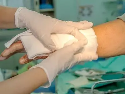 پانسمان زخم چند روز باید بماند؟