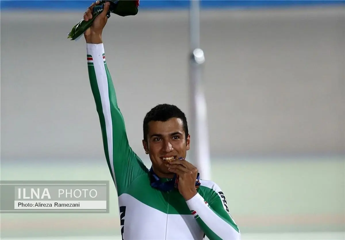 دانشور طلایی شد