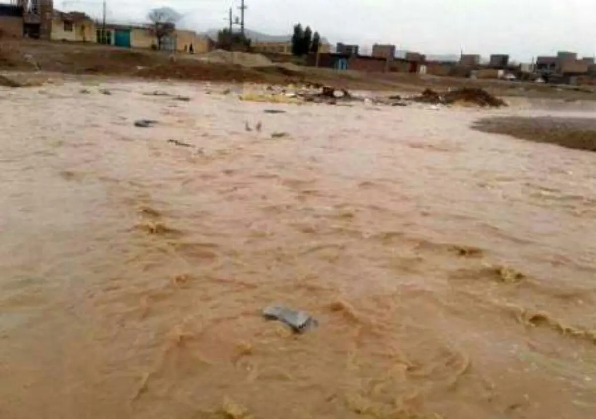 بازگشایی 14  مسیر مسدود شده بارندگی های اخیر در جنوب سیستان و بلوچستان / اسکان اضطراری 30 خانوار سیل زده