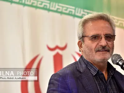 جامعه کارگری نباید پشت دستِ گروه‌های دیگر بازی کند/ فریز شدن مزد محصول مجلسِ ضعیف است