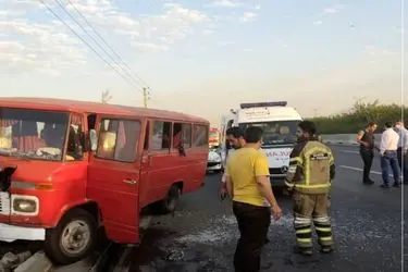 تصادف مینی بوس در آزادراه زنجان - قزوین ۱۵ مصدوم برجا گذاشت