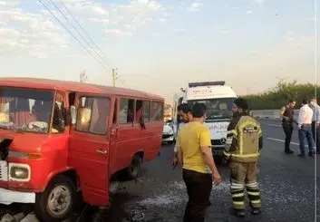 تصادف مینی بوس در آزادراه زنجان - قزوین ۱۵ مصدوم برجا گذاشت