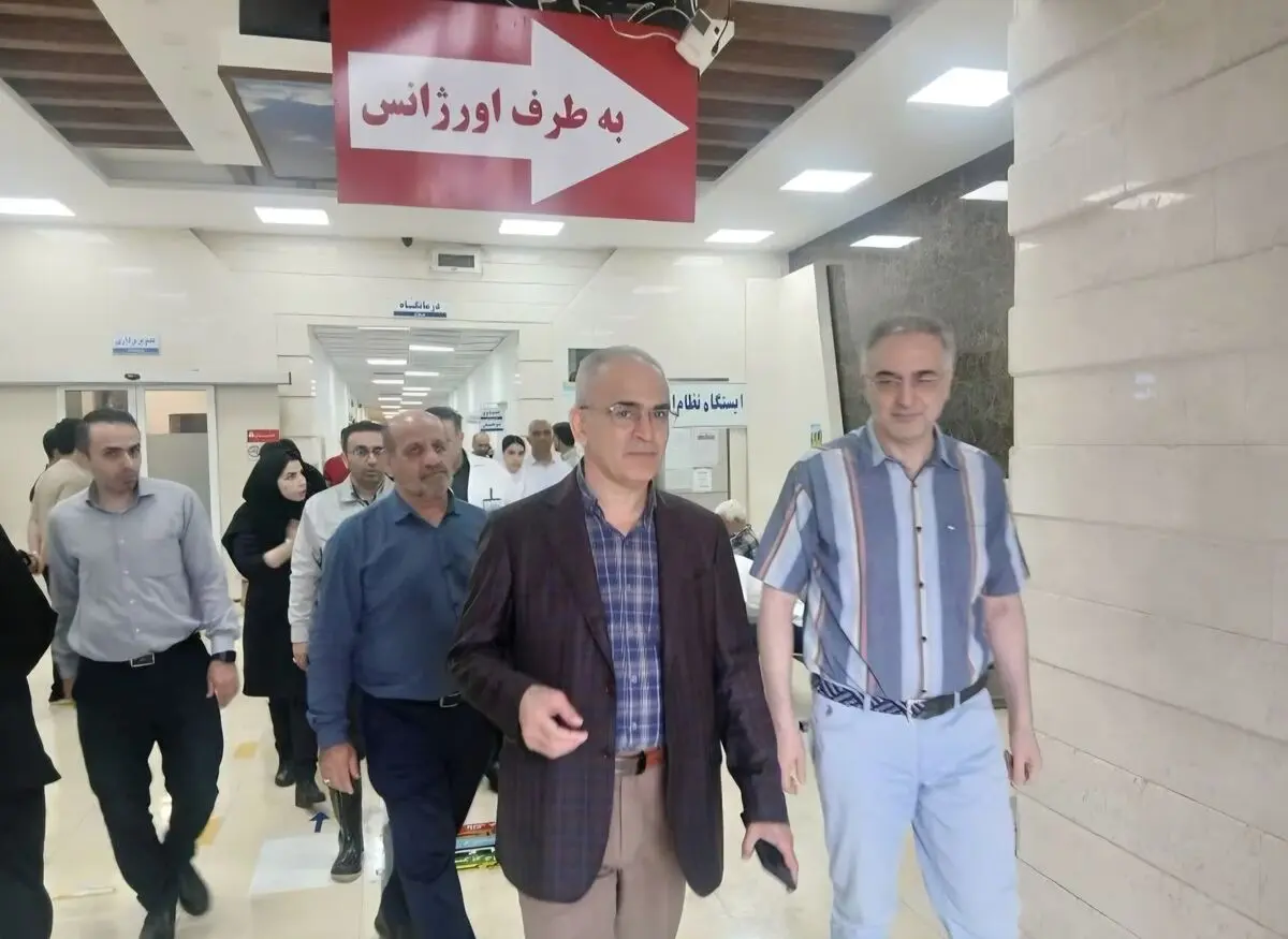 آب‌گرفتگی بخش‌هایی از بیمارستان فاطمه‌الزهرا(س) ساری بر اثر بارش شدید؛ خدمات درمانی ادامه دارد