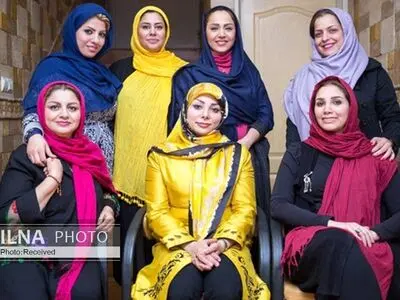 اولین زنی هستم که در وزارت کشور اجازه کنسرت گرفتم/ زنان برای قرارداد با اسپانسرها محدویت‌ دارند/ خوانندگان مرد ایران را ترجیح می‌دهند و زنان به مهاجرت می‌اندیشند