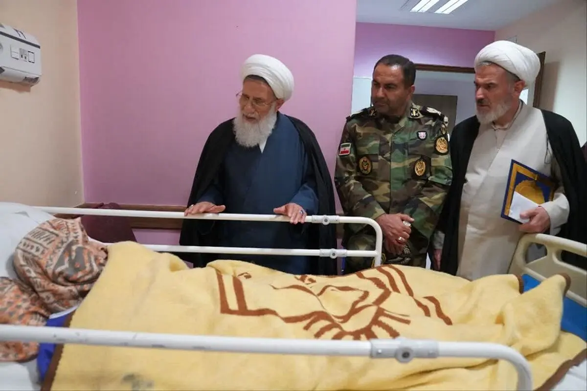 عیادت رئیس سازمان عقیدتی سیاسی ارتش از مادر شهید «همایون نورافزا» در مشهد مقدس