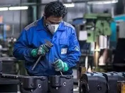 قشر کارگر و کادر درمان در شرایط حاد کرونا مظلوم واقع شده‌اند/ یک میلیون کارگر با بلاتکلیفی بیمه بیکاری مواجه هستند/ حال جامعه کارگری اصلا خوب نیست