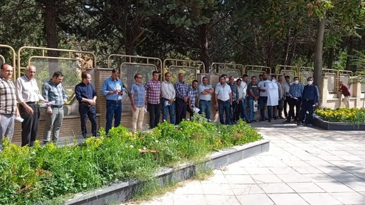 کارگران تعدیلی روغن جهان در پی شغل هستند