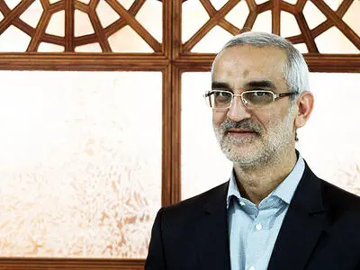 بازگشایی مسیر عابر پیاده در چهارراه ولیعصر منوط به رفتار شهروندان است/ پل‌های عابر باید جمع‌آوری شوند