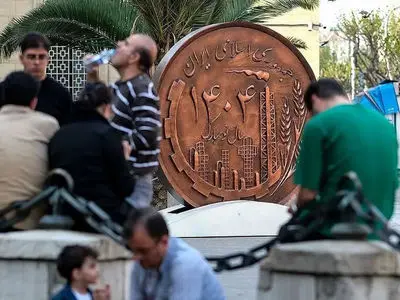 افت سرمایه‌گذاری در ایران/ خارجی‌ها که رفتند، ایرانیان هم عقب کشیدند 