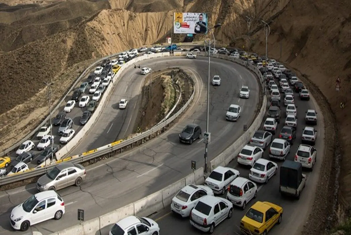 گیر افتادن نماینده رامسر در ترافیک جاده شمال + فیلم