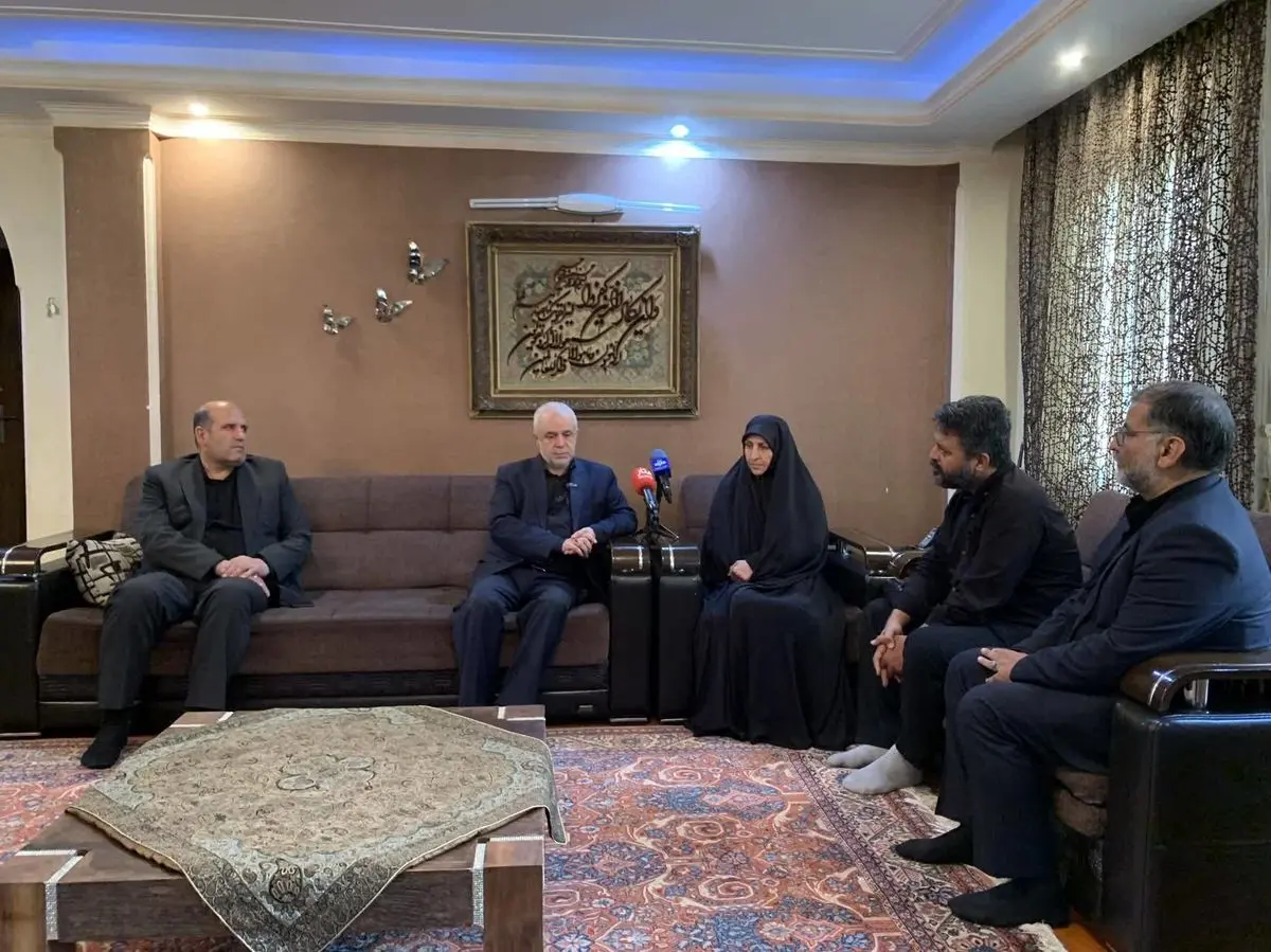 بنیاد شهید به طور جد حقوق خانوادههای شهدا را دنبال میکند