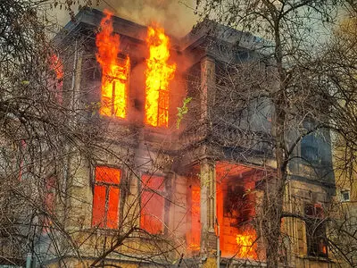 آتش‌سوزی ۲ ساختمان مسکونی در کلانشهر مشهد