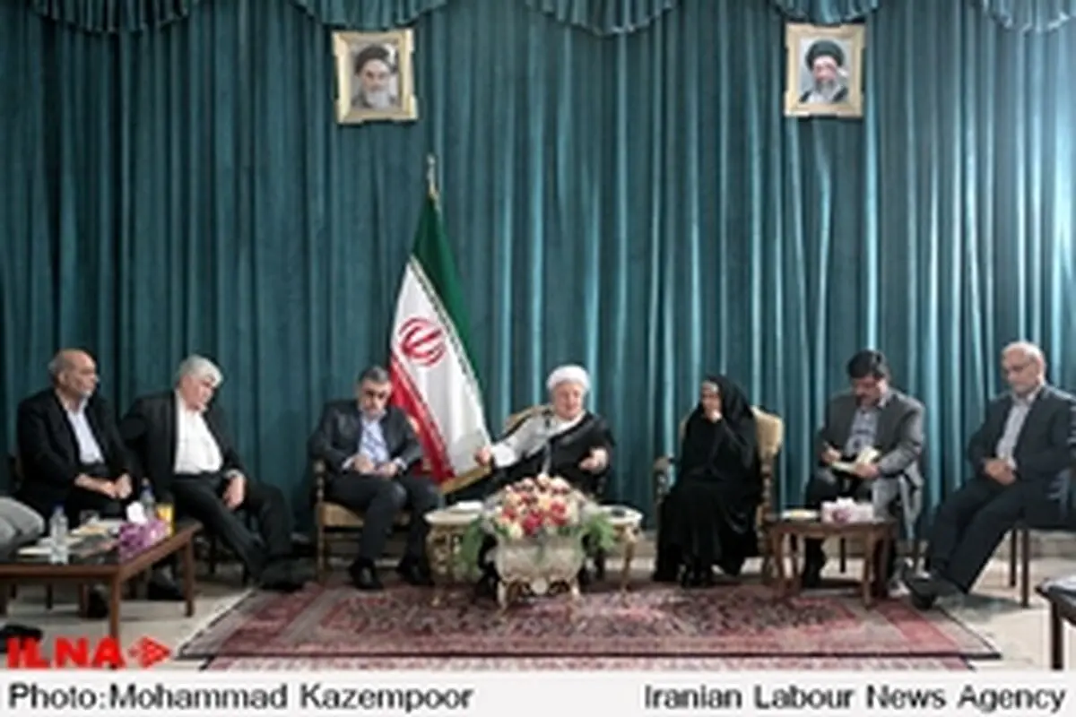 هیاهوی تندروها در مسایل کلان برای منافع ملی خطرناک است