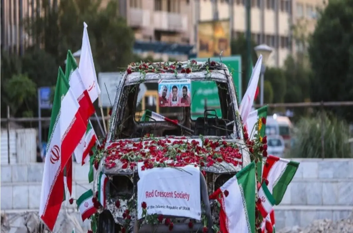 گلباران آمبولانس شهدای امدادگر هلال احمر در میدان هفتم تیر تهران