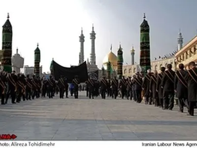 عزاداری خادمین حرم حضرت معصومه(س) در روز شهادت امام رضا(ع)