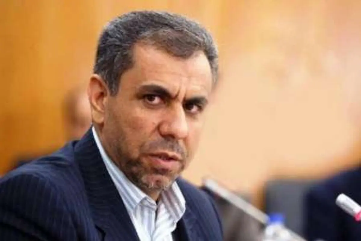 کارگران از حداقل‌ها برخوردار نیستند اما از کارشان نمی‌زنند/ بانک‌ها باید حامی نظام تولید در کشور باشند
