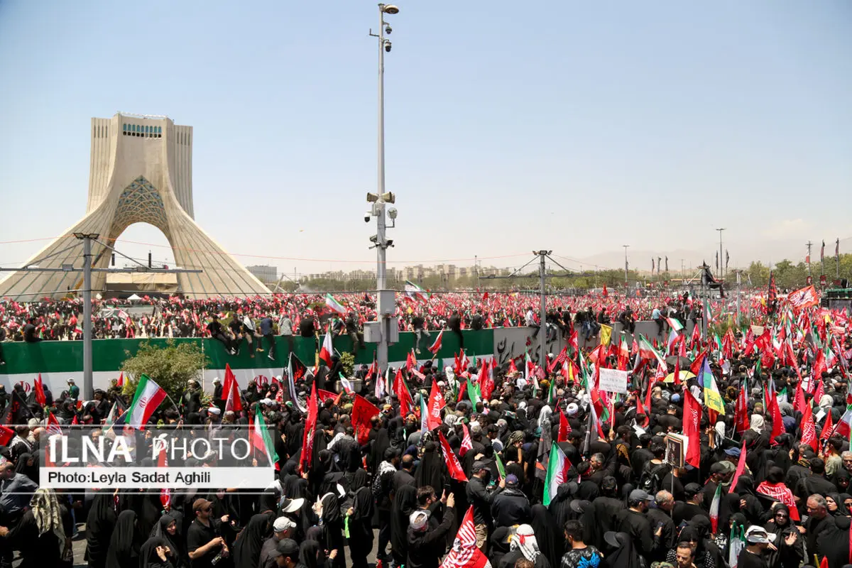  بدرقه باشکوه رهبر شهید در حافظه تاریخی کشور ماندگار شد