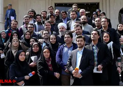 عکس یادگاری روحانی با خبرنگاران/عکاسی جهانگیری و نهاوندیان+عکس