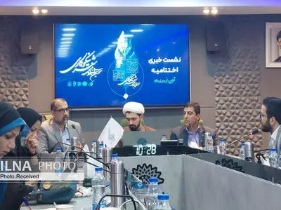 انتقاد شاعرانی که به مظاهر فقر می‌پردازند از همتایان خود در ستایش عشق/ گستره قشر مستضعف نیازمند کمک عموم جامعه است