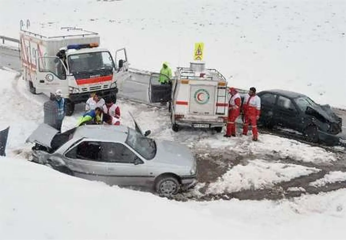 برف و کولاک در ۱۱ استان/امدادرسانی به  ۲ هزار مسافر در راه مانده